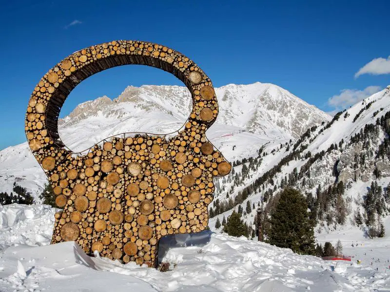 RespirArt parco d'arte sulle Dolomiti. Un percorso a 2200 metri di altezza tra arte in continua trasformazione e panorami incredibili