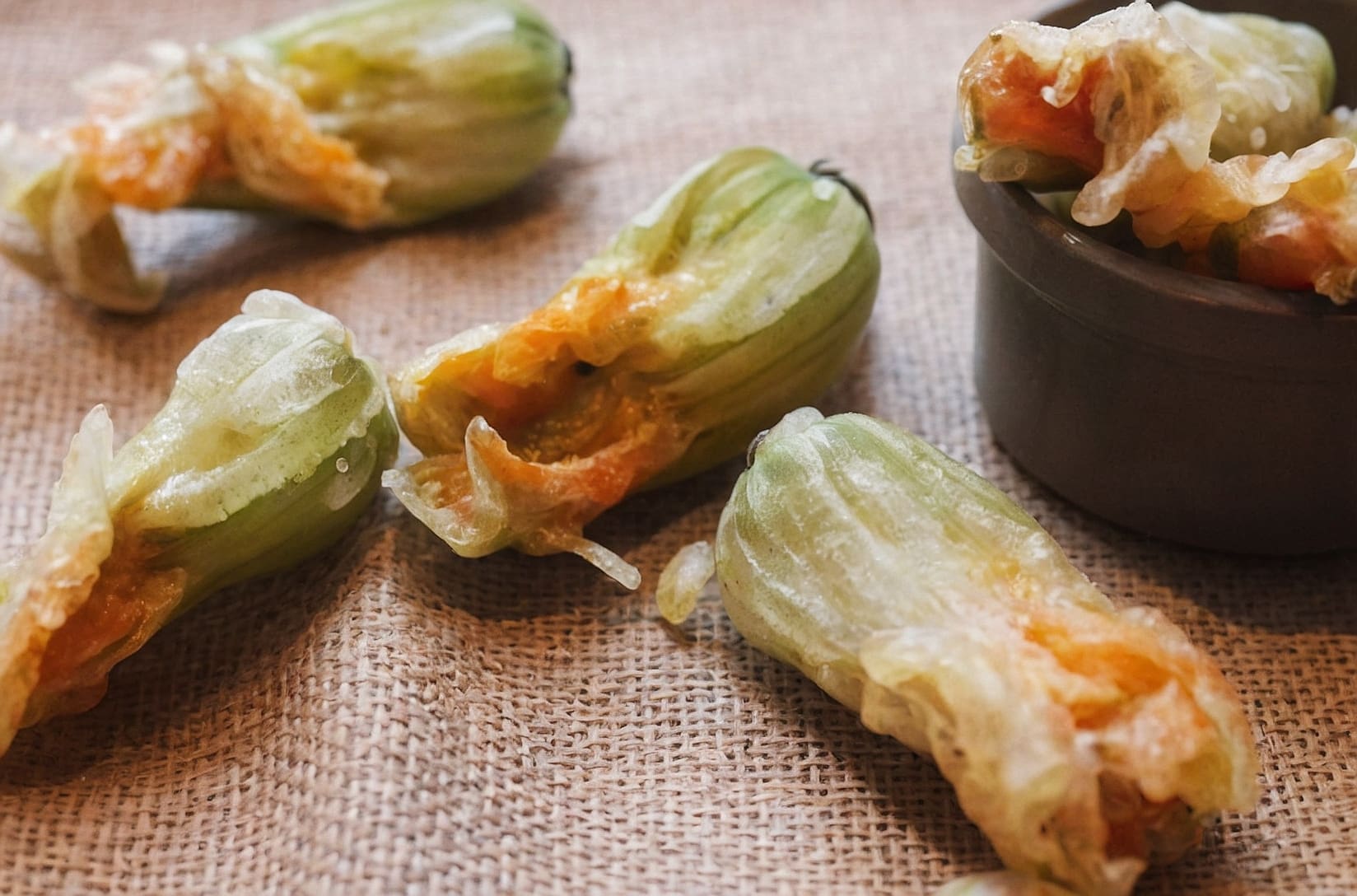 Fiori commestibili cucina: scopri come arricchire le tue ricette con fiori edibili, aggiungendo un tocco di colore e sapore