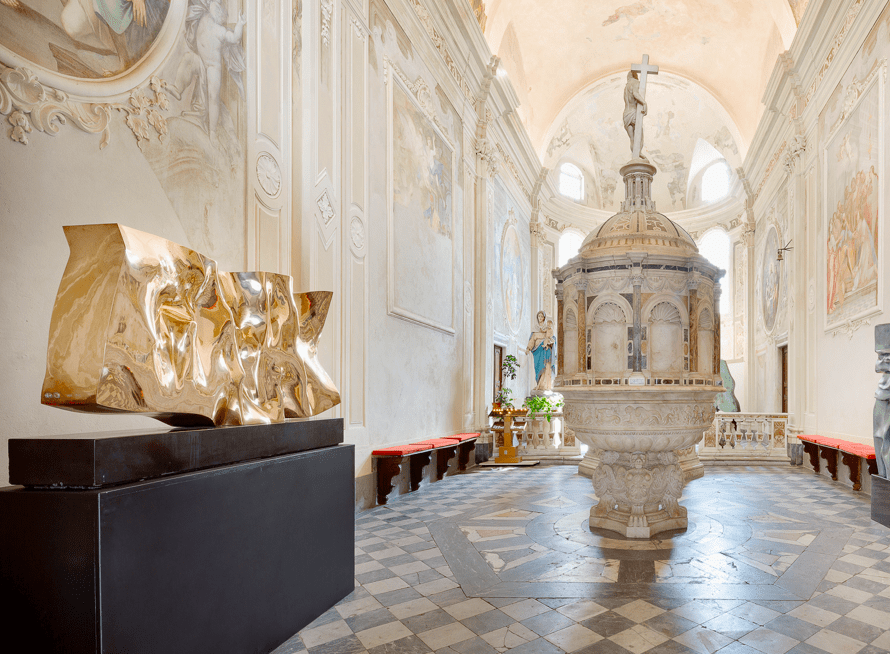 Il Battistero del Duomo di Pietrasanta ospita la mostra Segni Elementari di Giò Pomodoro, fino al 8 settembre