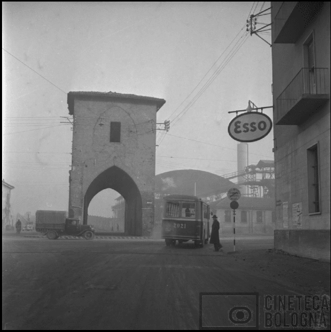 Galleria Modernissimo di Bologna ospita la mostra fotografica Bologna Fotografata. Persone, luoghi, fotografi