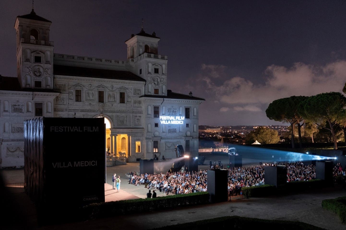 Festival di Film di Villa Medici 2024: cinema e arte contemporanea a Roma dall'11 al 15 settembre. Scopri proiezioni uniche e dibattiti.