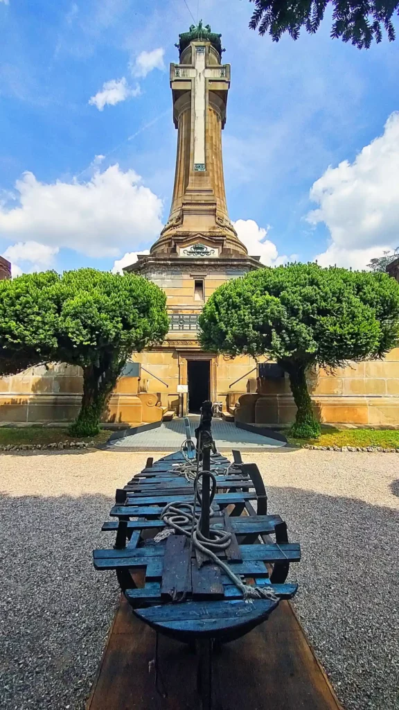 La Rotta di Angelo Caprotti a Monza Arte Diffusa 2024: un'opera site-specific alla Cappella Espiatoria. Visita fino al 30 settembre.